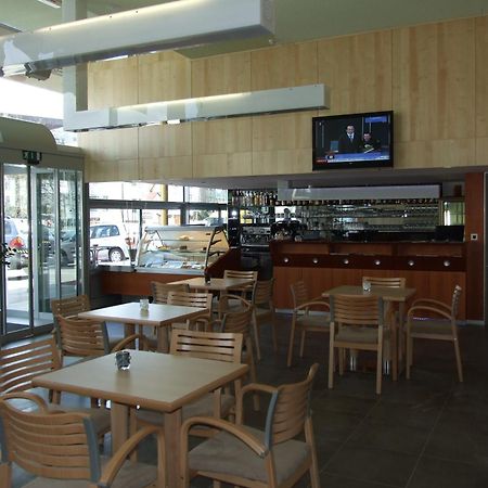 קראנז' Hotel Creina מסעדה תמונה