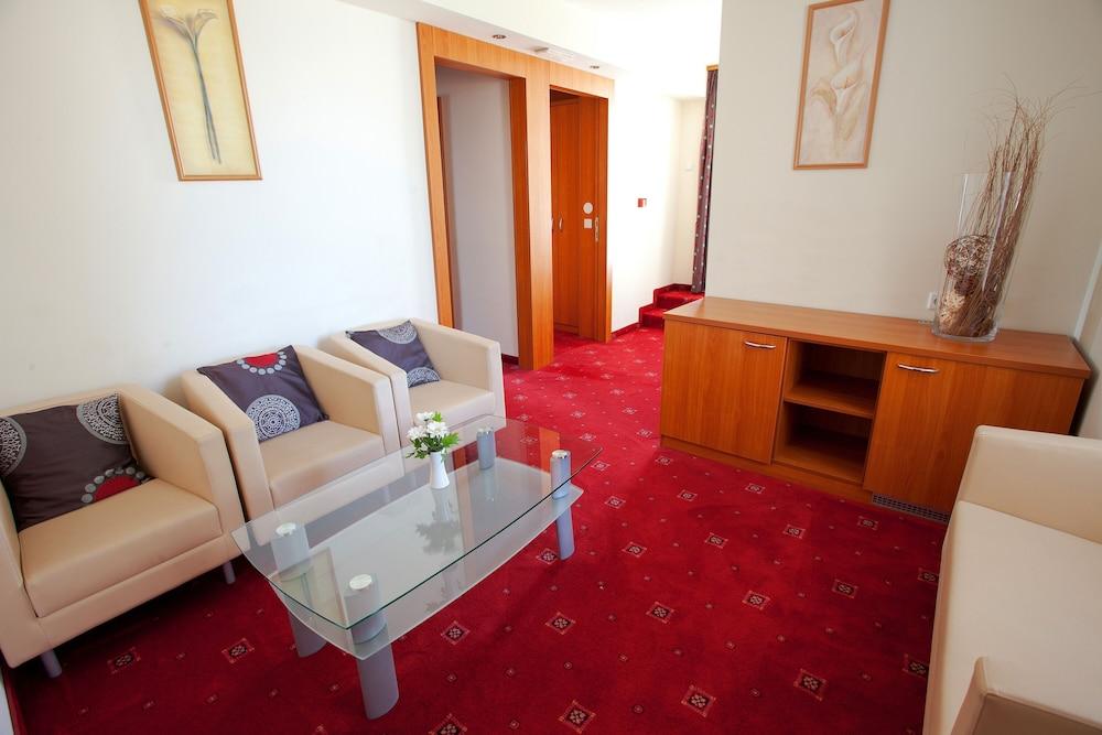 קראנז' Hotel Creina מראה חיצוני תמונה